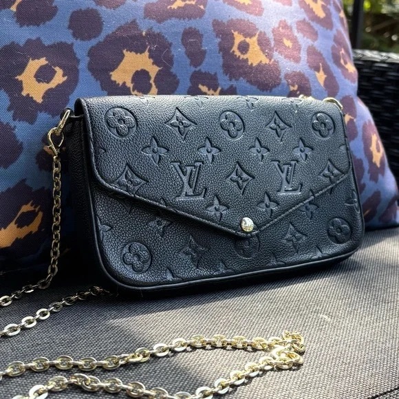 Louis Vuitton Black EPI Leather Pochette Félicie LV - Picture 1 of 5